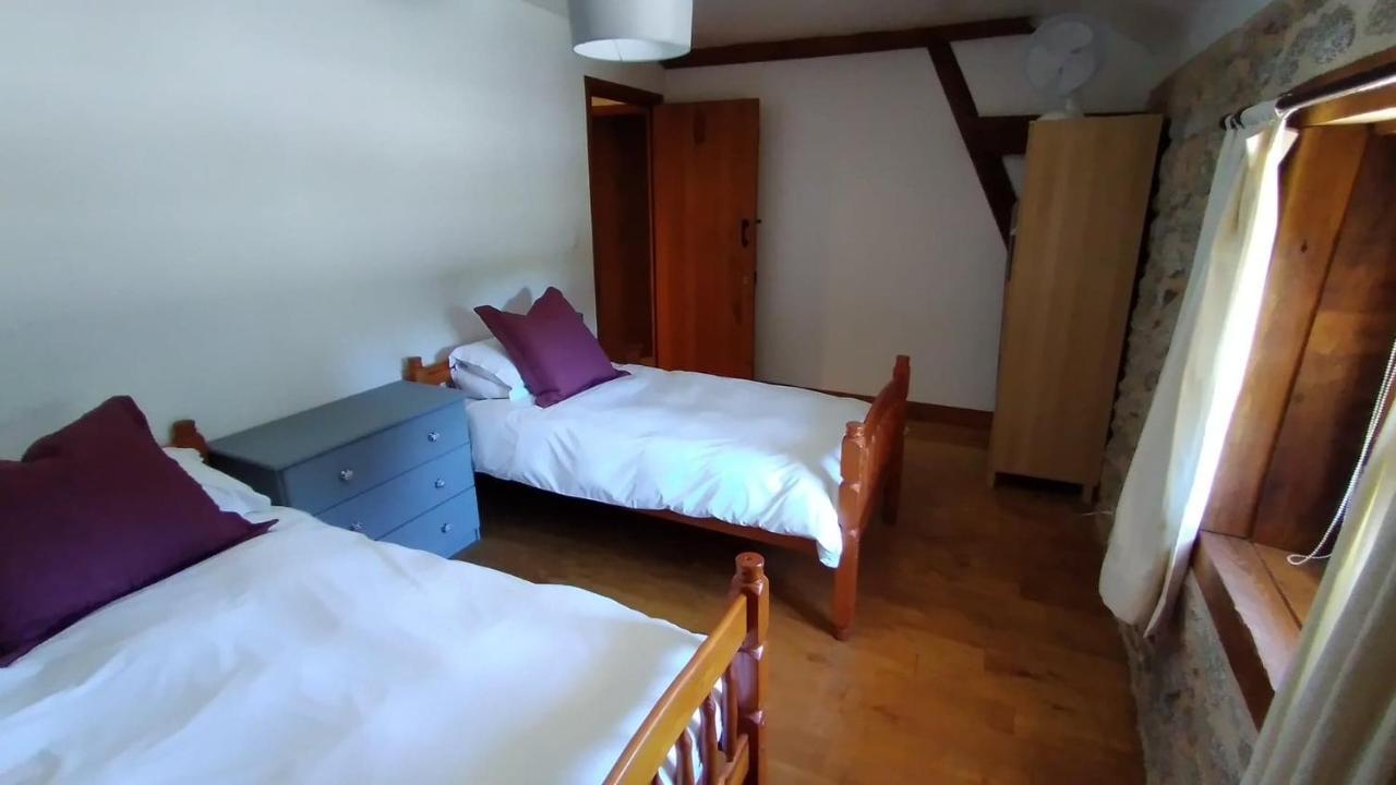 The Railway Cottage - Characterful And Comfortable Holiday Cottage Piegut-Pluviers Exterior photo
