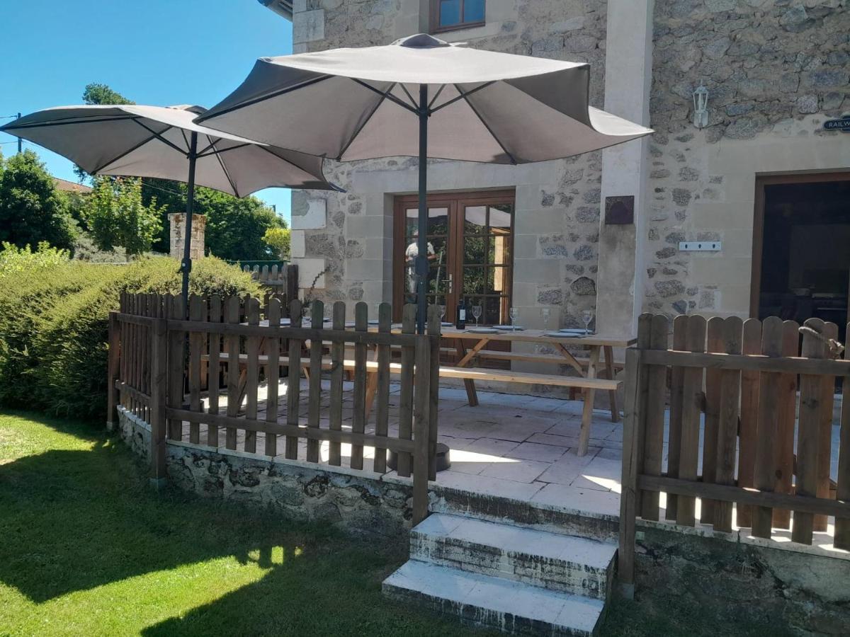 The Railway Cottage - Characterful And Comfortable Holiday Cottage Piegut-Pluviers Exterior photo